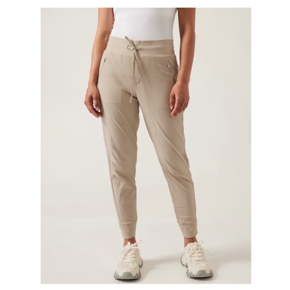 ATHLETA Trekkie North Jogger // Ecru  🎊 Host Pick 🎊 - Picture 1 of 16